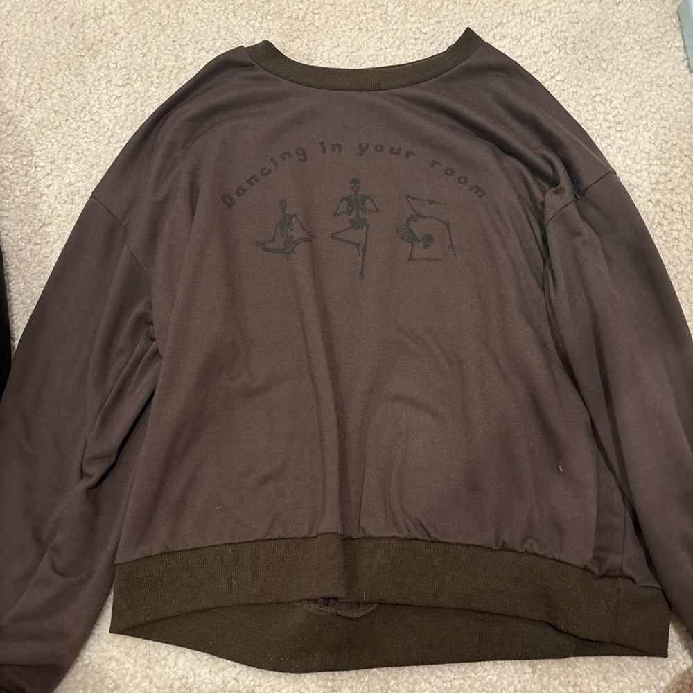 Brown skeleton comfy long sleeve sweatshirt
#winter #comfy #sweatshirt
